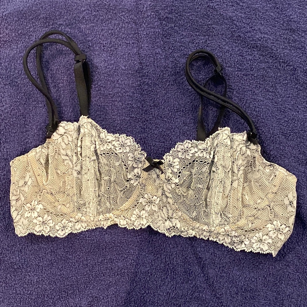Victoria’s Secret bra 36B